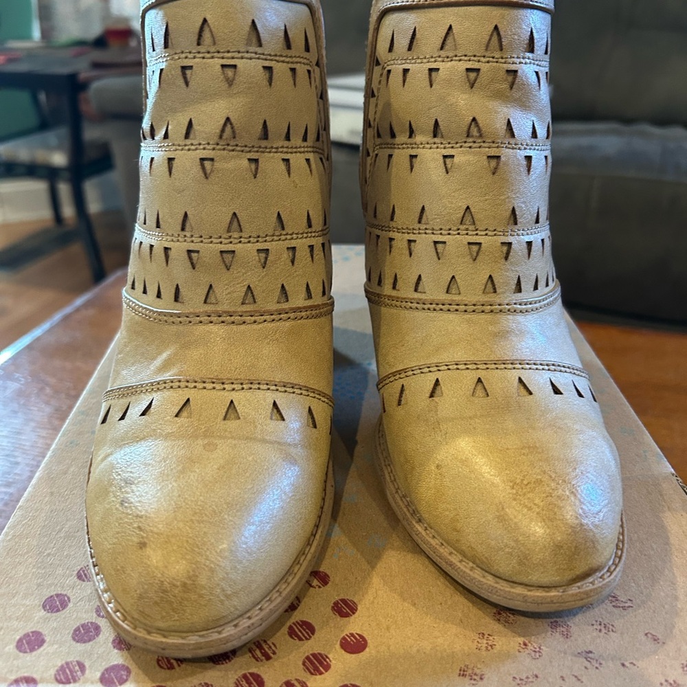 Cute Booties! - Picture 6 of 6
